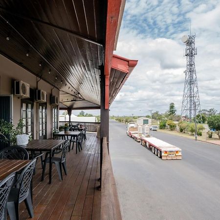 Commercial Hotel Clermont Екстериор снимка