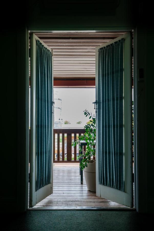 Commercial Hotel Clermont Екстериор снимка