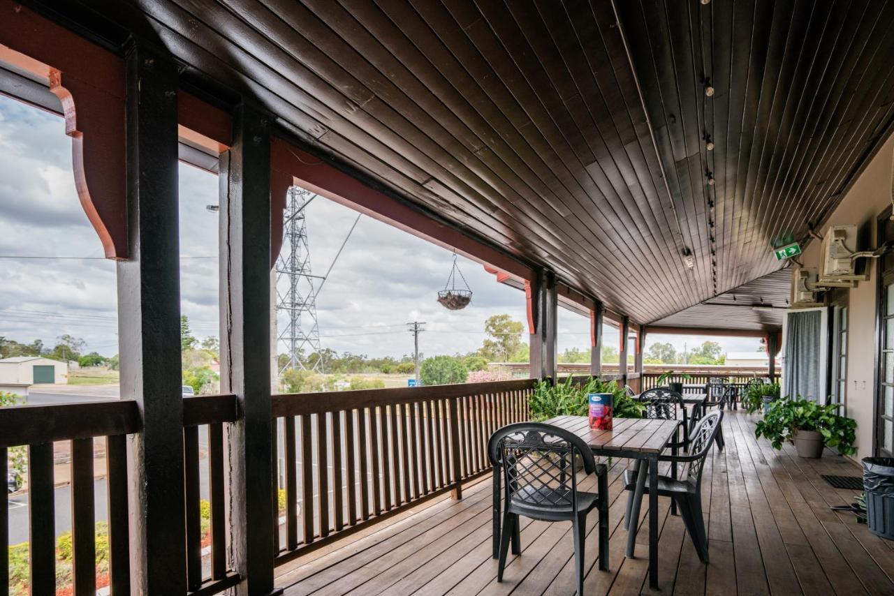 Commercial Hotel Clermont Екстериор снимка