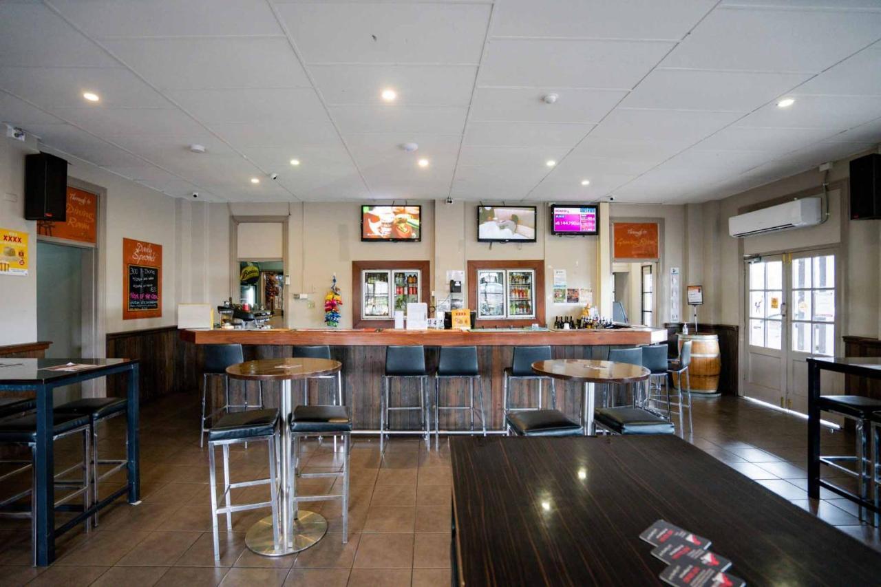 Commercial Hotel Clermont Екстериор снимка